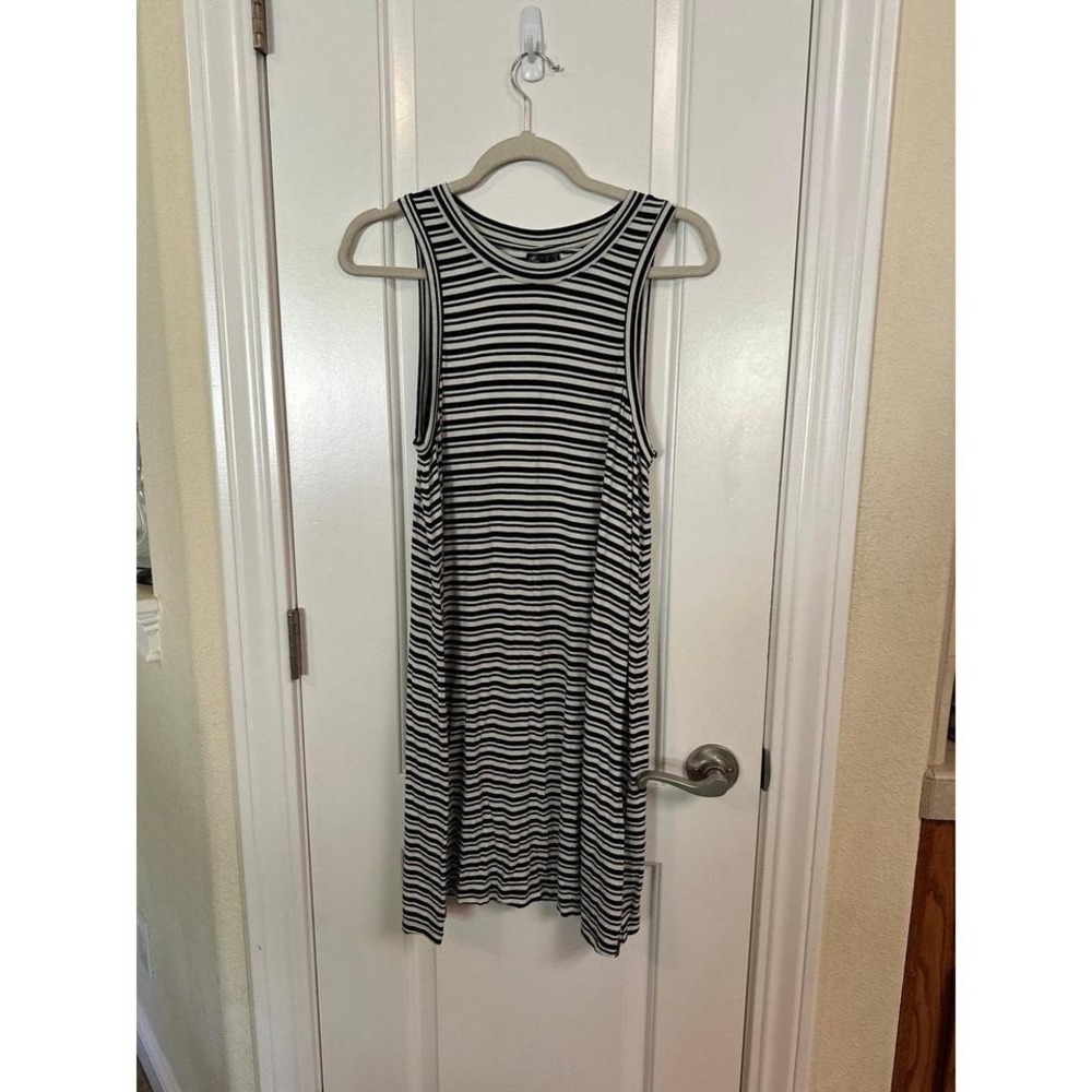 Volcom dress, size Large